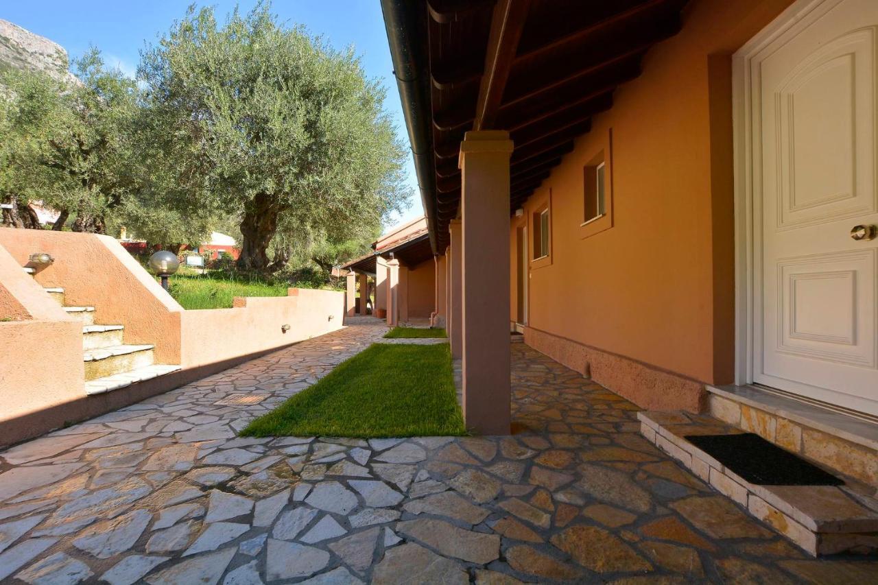 Renata Rooms & Studios Barbati Exterior photo